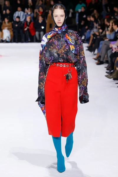 Look 29